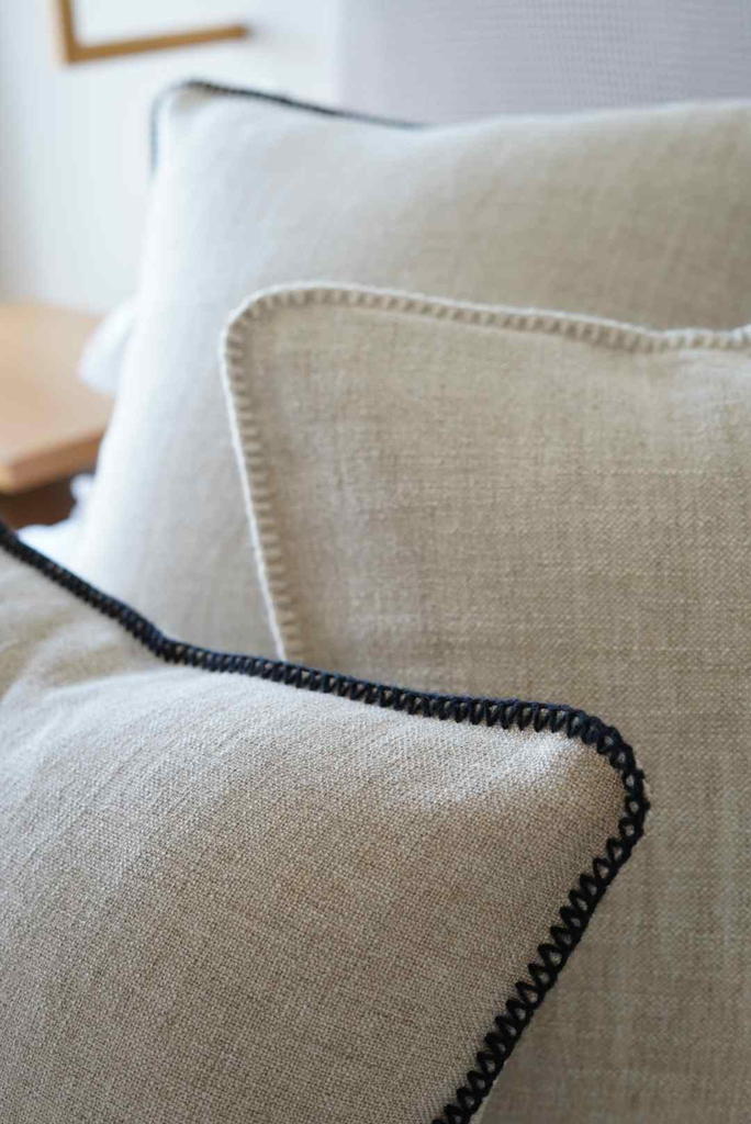 Anton Sand Ivory stitching 50x50 - Omar